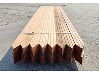 16 x kapur palen 90 x 90mm met punt , lengte 305cm - afbeelding 1 van  4