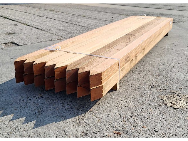 16 x kapur palen 90 x 90mm met punt , lengte 305cm - afbeelding 2 van  4