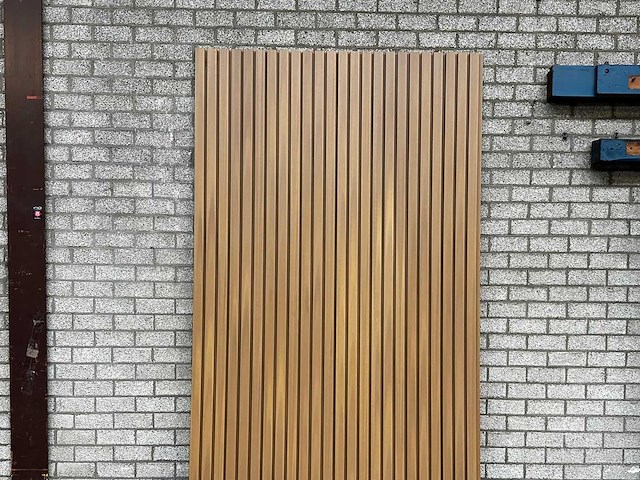 160x composiet gevelbekleding triple rhombus eiken incl. montagebeugels 290cm lang - afbeelding 1 van  4