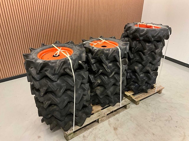 16x 8-16 minitractor band met velg - afbeelding 4 van  6