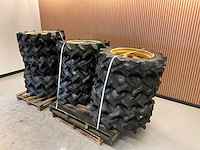 16x 8.3-22 minitractor band met velg - afbeelding 3 van  8