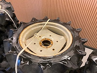 16x 8.3-22 minitractor band met velg - afbeelding 4 van  8