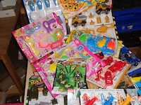 16x divers speelgoed op kaart - afbeelding 2 van  3