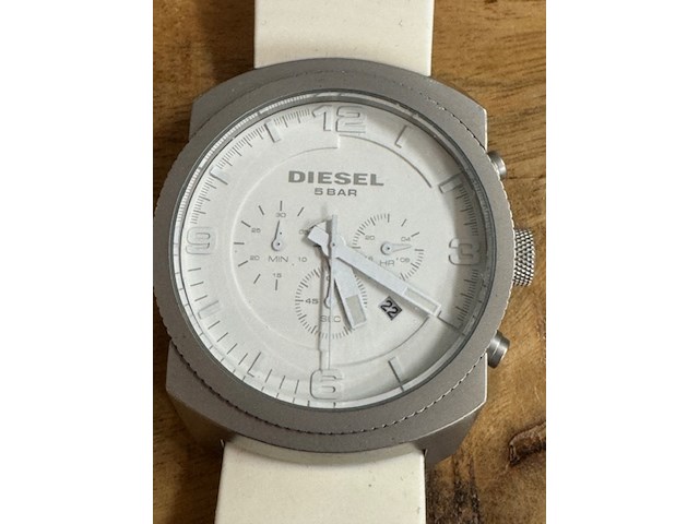 16x horloge o.a: boss, diesel - afbeelding 8 van  17