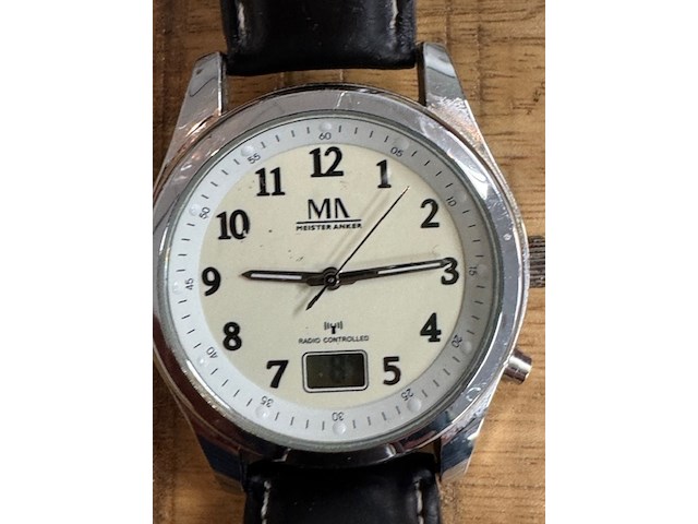 16x horloge o.a: boss, diesel - afbeelding 14 van  17