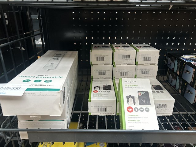 16x partij elektronica w.o. slimmer stekkerdoos w.o. nedis, qnect, dlink - afbeelding 1 van  7