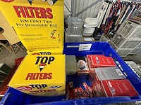 17 dozen sigaretten papier, filters, rolmachine - afbeelding 1 van  3