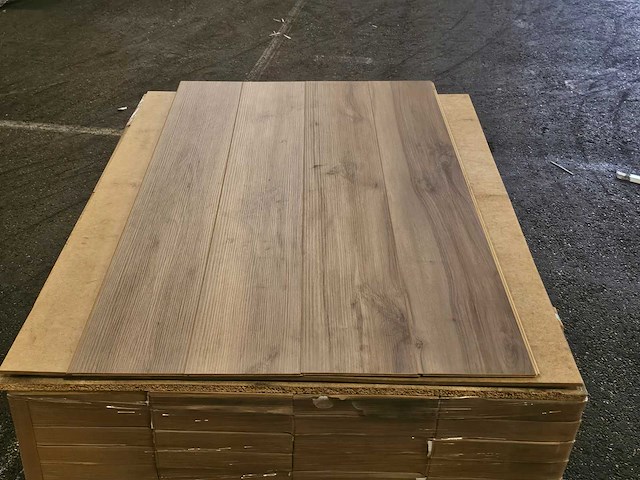 17 m2 laminaat plank - 1285 x 192 x 8 mm - afbeelding 3 van  3