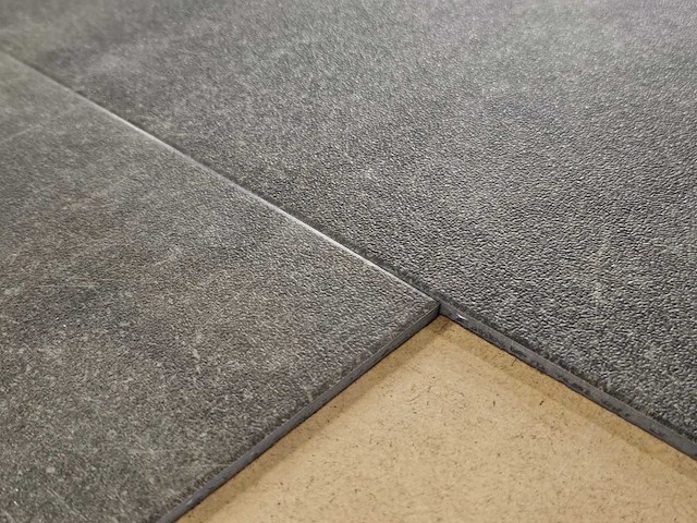 17 m2 pvc tegel dryback - 500 x 500 x 5 mm - afbeelding 2 van  3