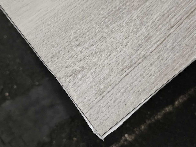 17 m2 pvc zelfklevend stroken - 1219 x 184 x 2,5 mm - afbeelding 1 van  1