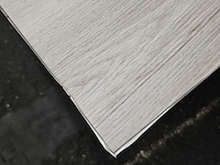 17 m2 pvc zelfklevend stroken - 1219 x 184 x 2,5 mm - afbeelding 1 van  1