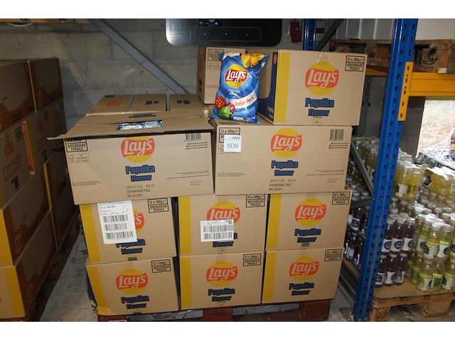 17 omdozen lays paprika chips. 12x 300g. tht 7-25. - afbeelding 1 van  2
