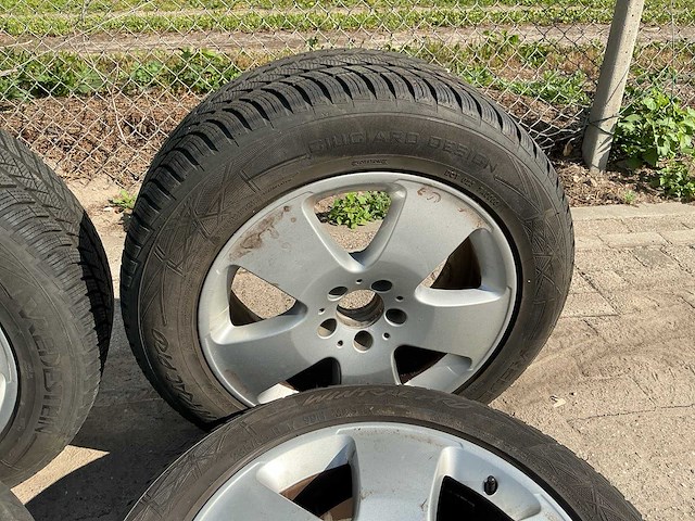 17” velg met vredestein band - 235/55 r 17 (4x) - afbeelding 2 van  8