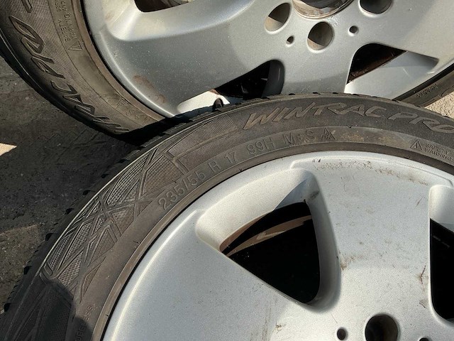 17” velg met vredestein band - 235/55 r 17 (4x) - afbeelding 3 van  8