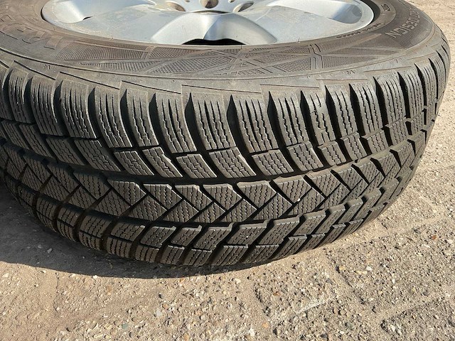 17” velg met vredestein band - 235/55 r 17 (4x) - afbeelding 5 van  8
