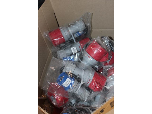 17 verloopkabels 230v blauw naar cee16. - afbeelding 2 van  2