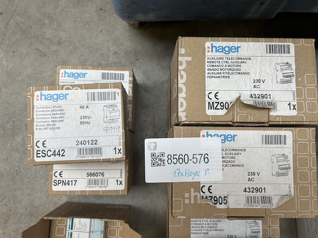 17x divers schakelmateriaal w.o. omschakelaar hager - afbeelding 3 van  7