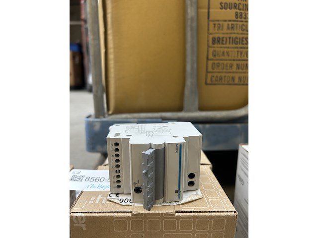 17x divers schakelmateriaal w.o. omschakelaar hager - afbeelding 5 van  7