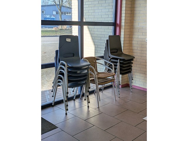 17x diverse stoelen - afbeelding 3 van  10