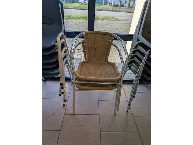 17x diverse stoelen - afbeelding 6 van  10