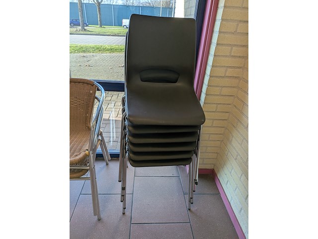 17x diverse stoelen - afbeelding 7 van  10