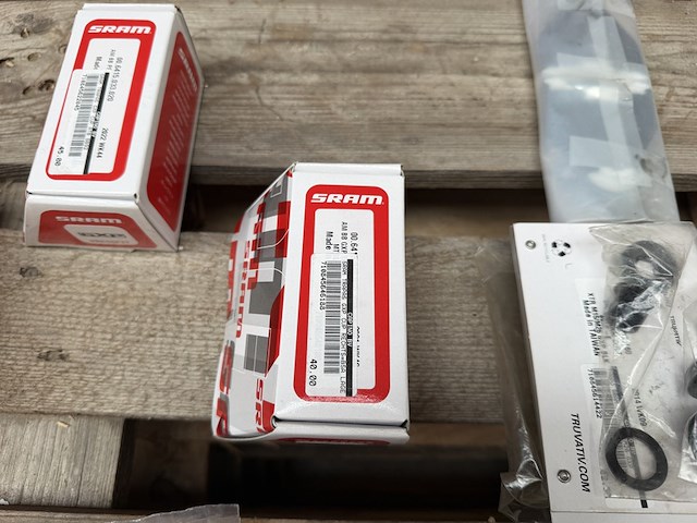 17x racefiets onderdelen w.o. trapstel, shifter set w.o. sram, mavic - afbeelding 3 van  18