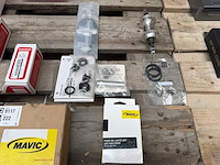 17x racefiets onderdelen w.o. trapstel, shifter set w.o. sram, mavic - afbeelding 8 van  18