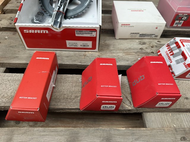17x racefiets onderdelen w.o. trapstel, shifter set w.o. sram, mavic - afbeelding 15 van  18