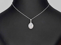 18 carat witgouden hanger met diamanten en een ovale briljant, excl. ketting - afbeelding 2 van  8