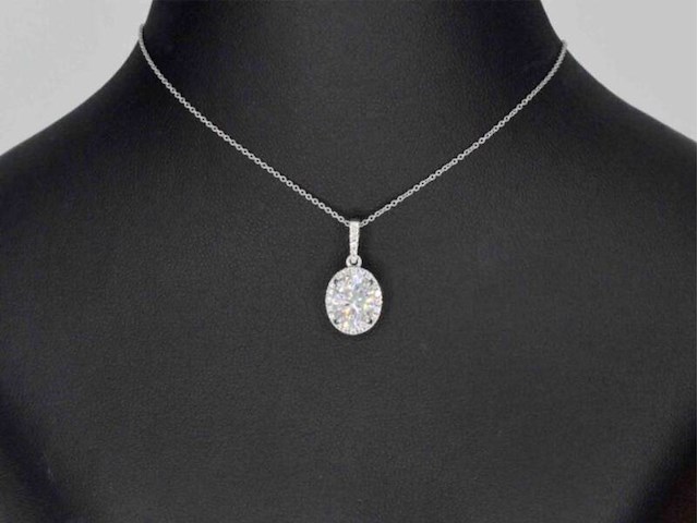 18 carat witgouden hanger met diamanten en een ovale briljant, excl. ketting - afbeelding 2 van  8