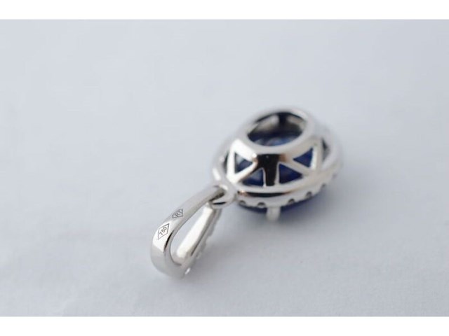 18 carat witgouden hanger met diamanten en saffier (enhanced), excl. ketting - afbeelding 4 van  4