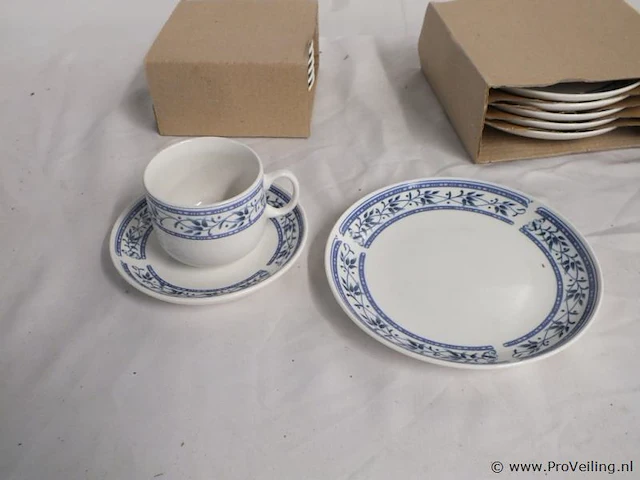 18-delig servies - afbeelding 2 van  2