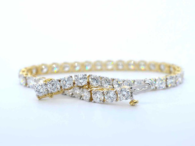18 karaat gouden tennisarmband met briljant geslepen diamanten van 10 carat - afbeelding 4 van  7