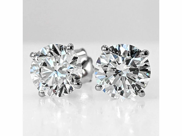 18 karaat witgouden oorstekers met 4,01 crt diamant - afbeelding 8 van  9