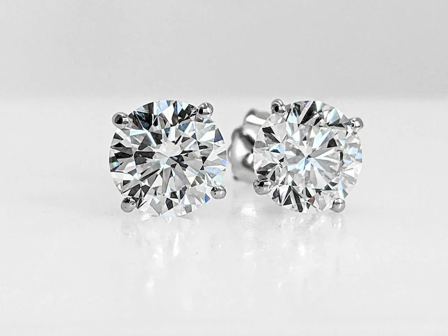 18 karaat witgouden oorstekers met 4,01 crt diamant - afbeelding 9 van  9