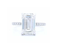 18 karaat witgouden ring met 4,23 crt. diamant