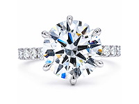 18 karaat witgouden ring met 5,79 ct. diamant