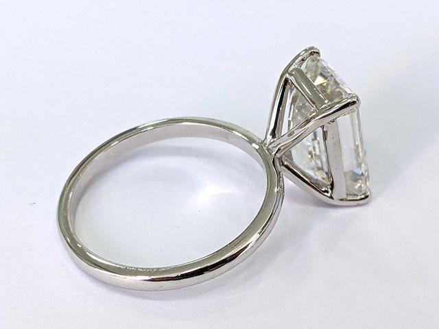 18 karaat witgouden ring met 7,68 crt. diamant - afbeelding 3 van  7
