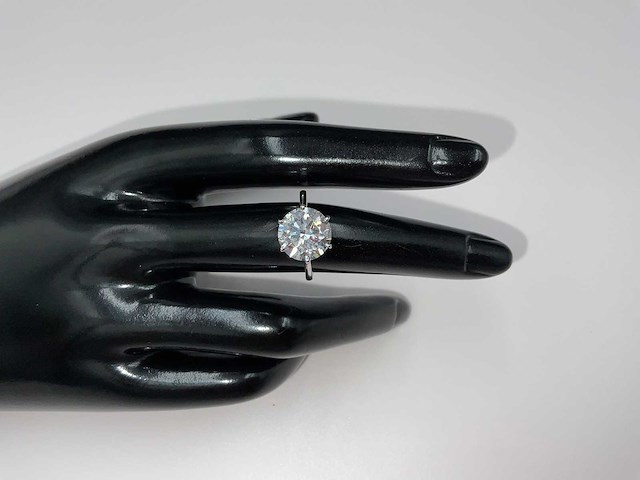 18 krt. wit gouden ring met diamant 4,02 crt. - afbeelding 1 van  18