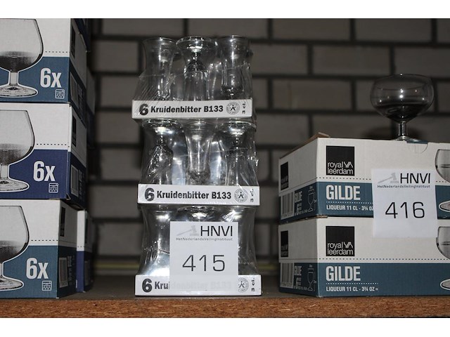 18 kruidenbitter glaasjes. - afbeelding 1 van  2