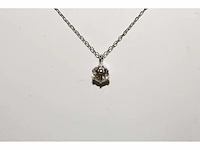18 kt witgouden ketting met hanger en natuurlijke diamant