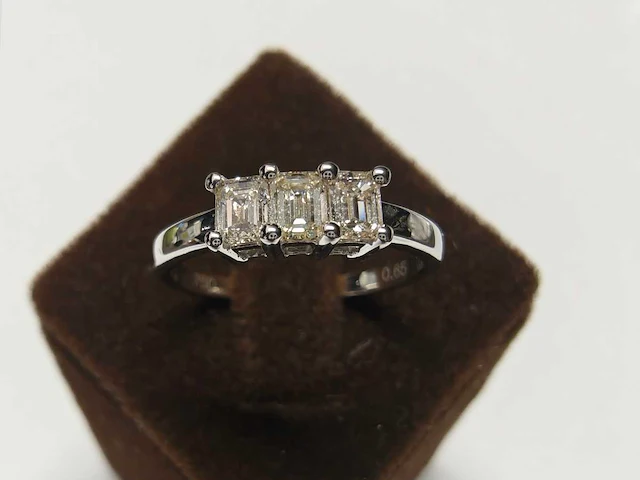 18 kt witgouden ring met 0,65 cts natuurlijke diamant - afbeelding 1 van  6