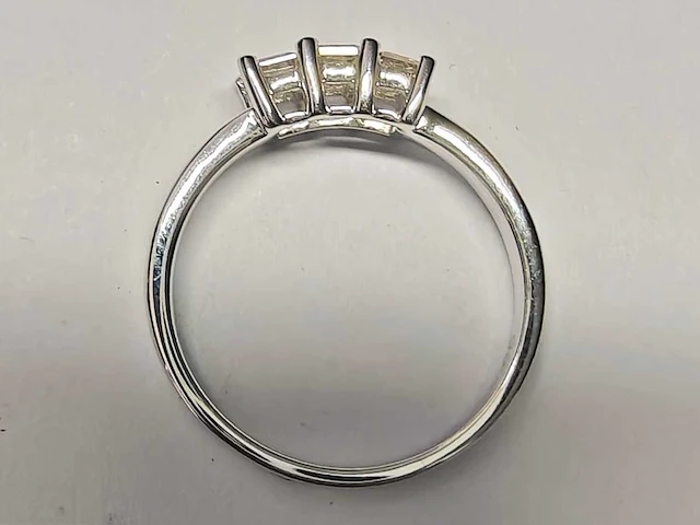 18 kt witgouden ring met 0,65 cts natuurlijke diamant - afbeelding 4 van  6