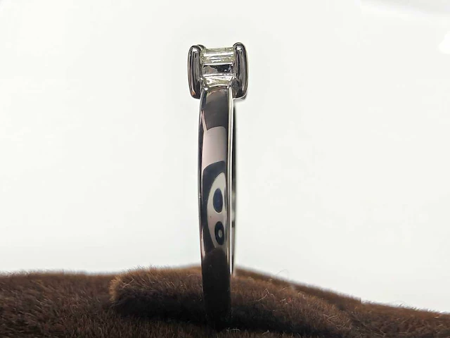18 kt witgouden ring met natuurlijke diamant - afbeelding 6 van  6