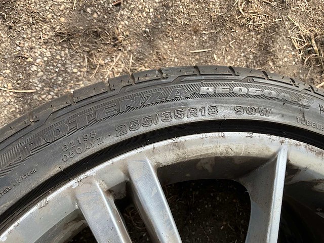 18” lichtmetalen bmw is37 velg 8,5jx18 eh2 v.v. bridgestone 255\35r18 band - afbeelding 2 van  4