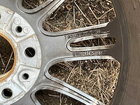 18” lichtmetalen bmw is37 velg 8,5jx18 eh2 v.v. bridgestone 255\35r18 band - afbeelding 3 van  4