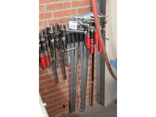 18 lijmklemmen in diverse lengtes w.o. 100 cm. - afbeelding 2 van  3