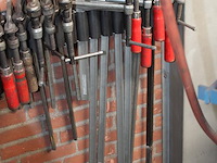 18 lijmklemmen in diverse lengtes w.o. 100 cm. - afbeelding 2 van  3