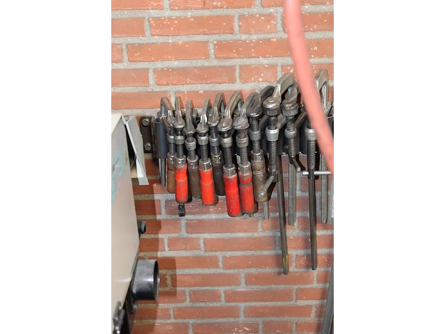 18 lijmklemmen in diverse lengtes w.o. 100 cm. - afbeelding 3 van  3
