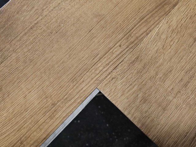 18 m2 pvc spc click visgraat - 750 x 150 x 6 mm - afbeelding 2 van  3